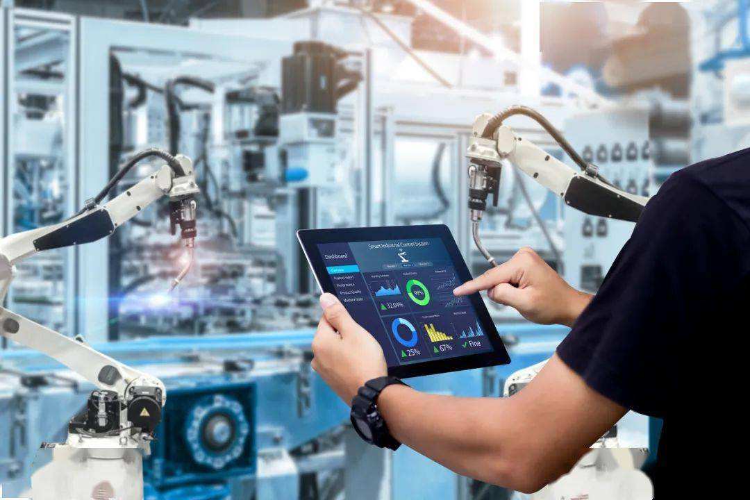 人工智能应用系统开发、系统集成与产品销售 驱动行业智能化转型的三大核心岗位与服务